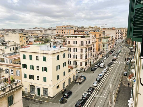appartamento in vendita a Roma in zona Esquilino