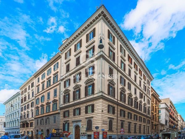 appartamento in vendita a Roma in zona Rione Monti/Campitelli