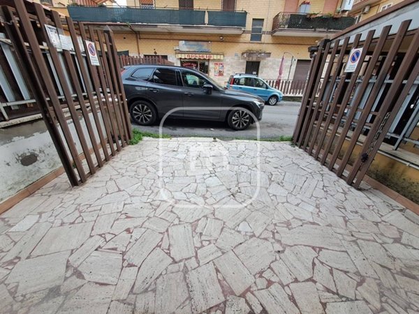 negozio in vendita a Roma in zona Tor Bella Monaca