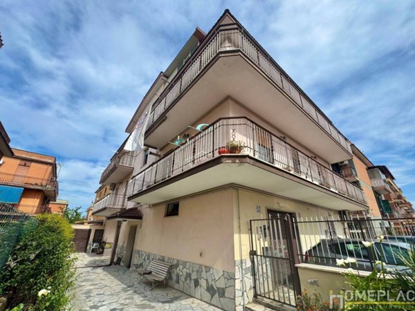 appartamento in vendita a Roma in zona Torre Angela