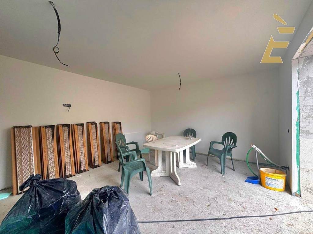 appartamento in vendita a Roma in zona Acilia