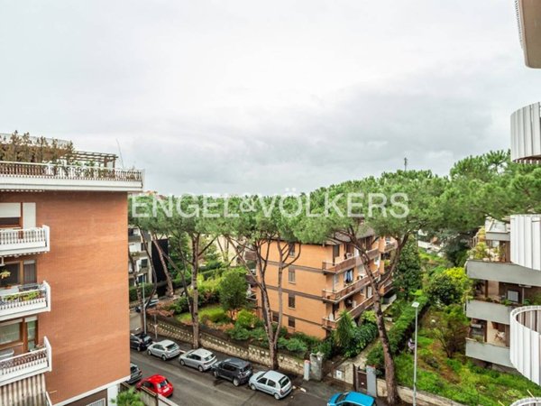 appartamento in vendita a Roma in zona Mostacciano