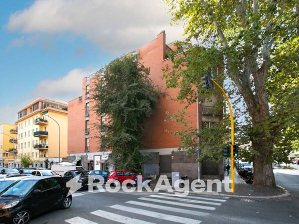 negozio in vendita a Roma in zona Gianicolense