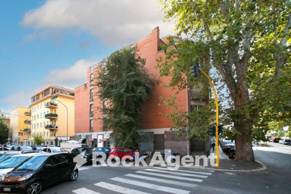 negozio in vendita a Roma in zona Gianicolense