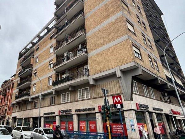 appartamento in vendita a Roma in zona Tuscolano