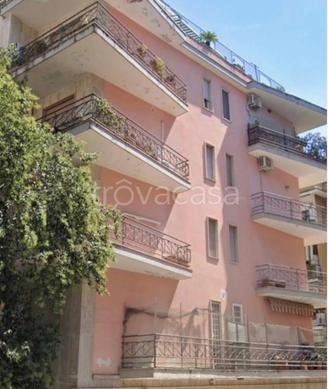 appartamento in vendita a Roma in zona Gianicolense