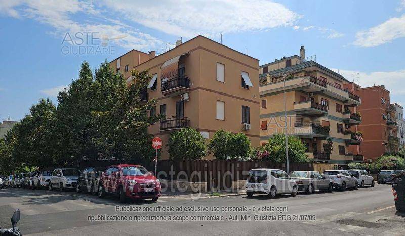 appartamento in vendita a Roma in zona Prenestino-Centocelle