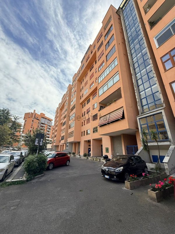 appartamento in vendita a Roma in zona Ardeatino