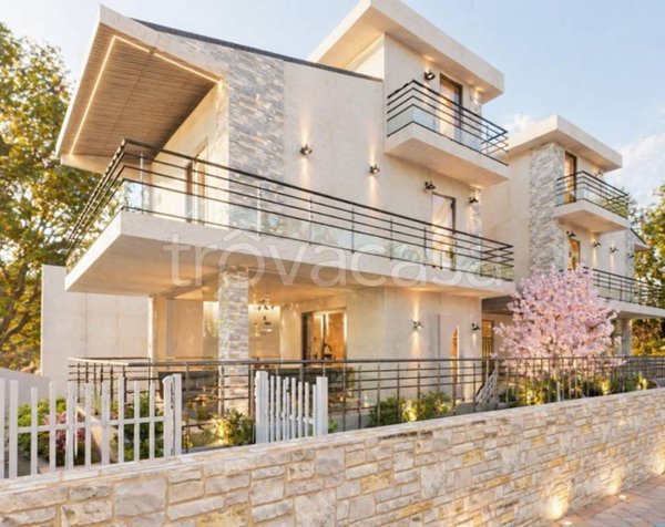 casa indipendente in vendita a Roma in zona Finocchio