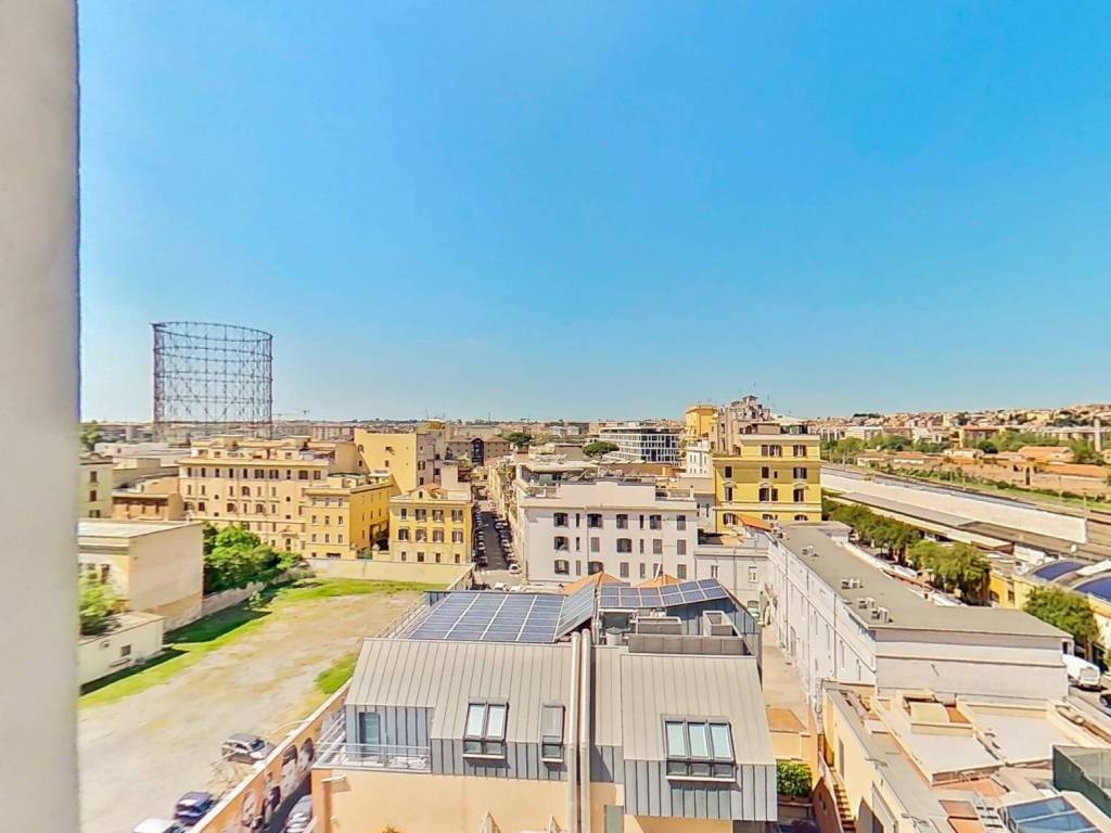 appartamento in vendita a Roma in zona Ostiense
