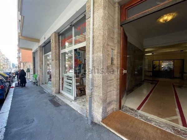 locale commerciale in vendita a Roma