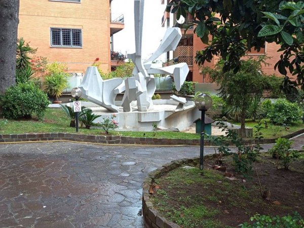 appartamento in vendita a Roma in zona Tomba di Nerone