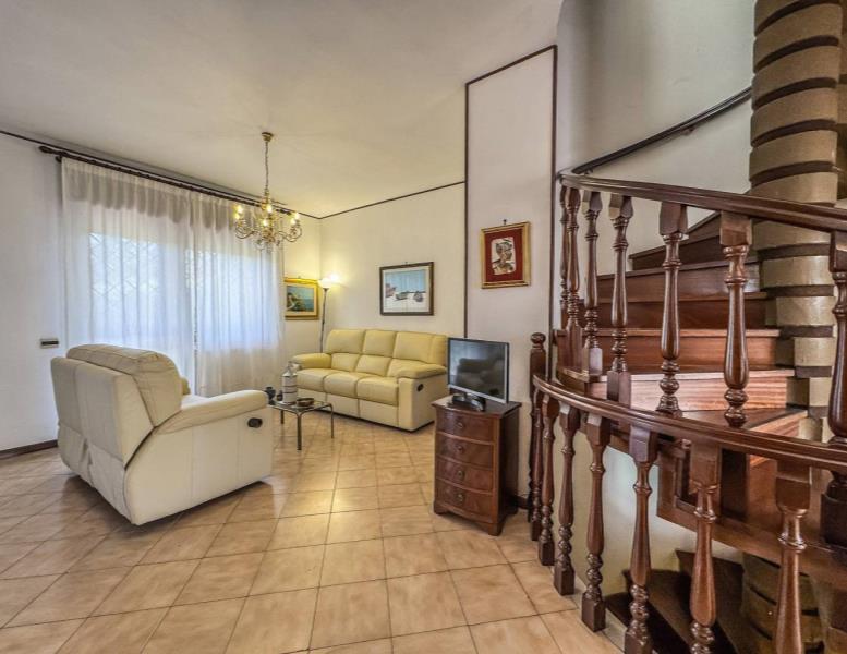 casa indipendente in vendita a Roma in zona Infernetto