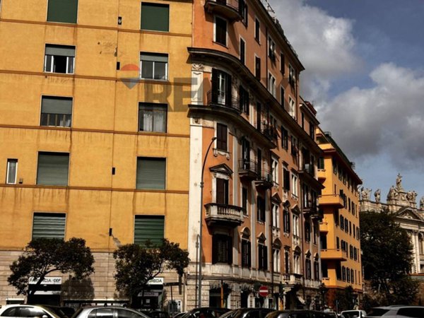appartamento in vendita a Roma in zona Appio Latino