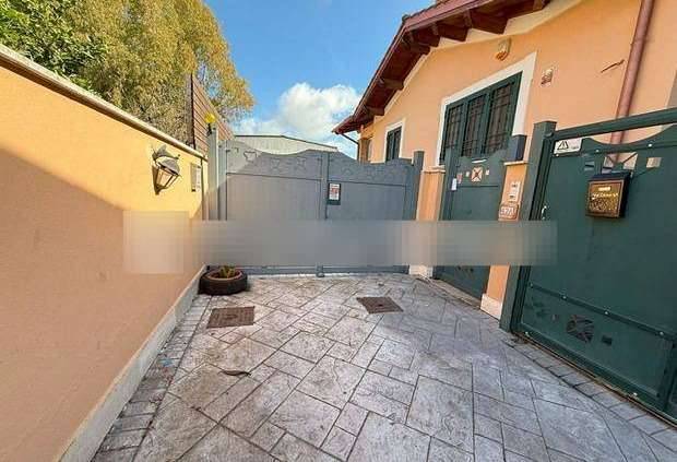 casa indipendente in vendita a Roma