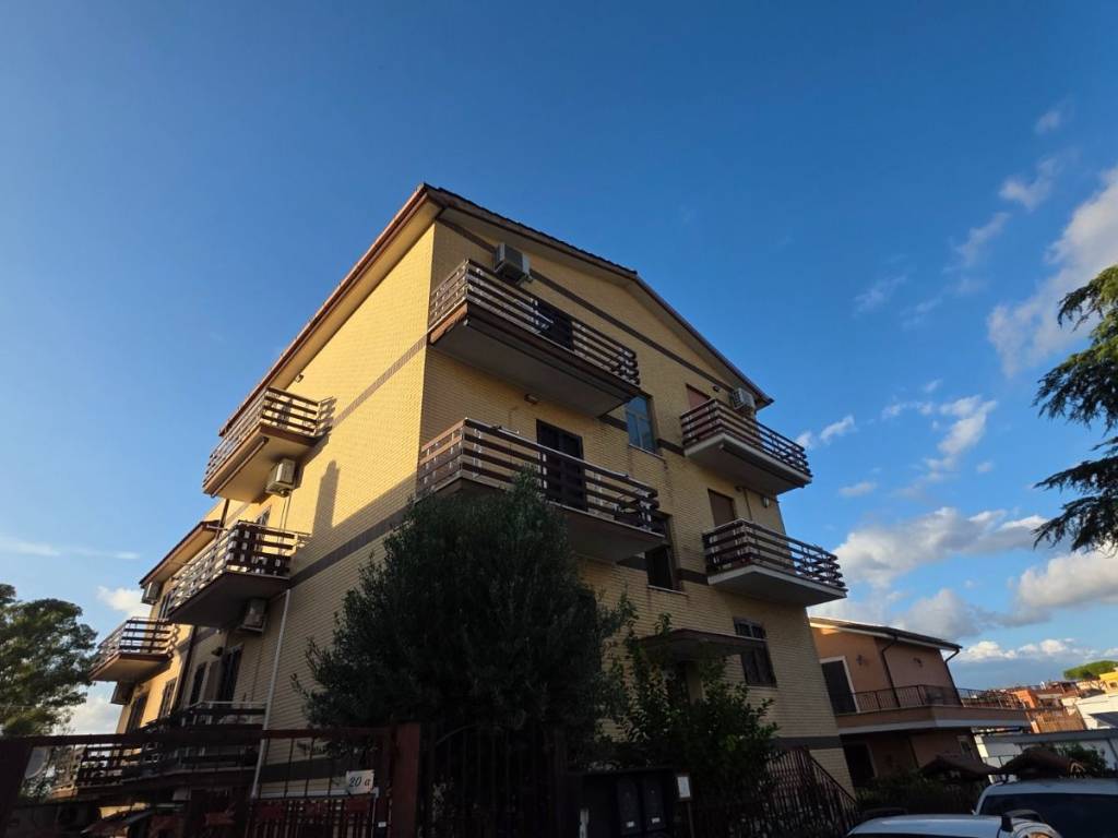 appartamento in vendita a Roma in zona Casalotti
