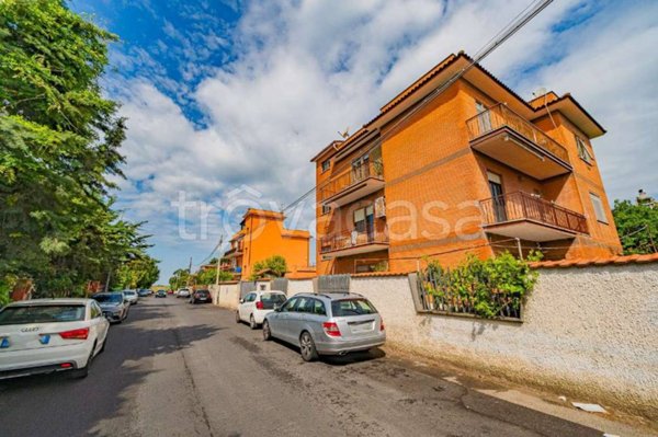 appartamento in vendita a Roma in zona Massimina/Casal Lumbroso