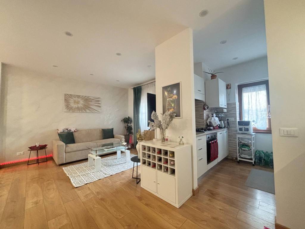 appartamento in vendita a Roma in zona Torre Maura
