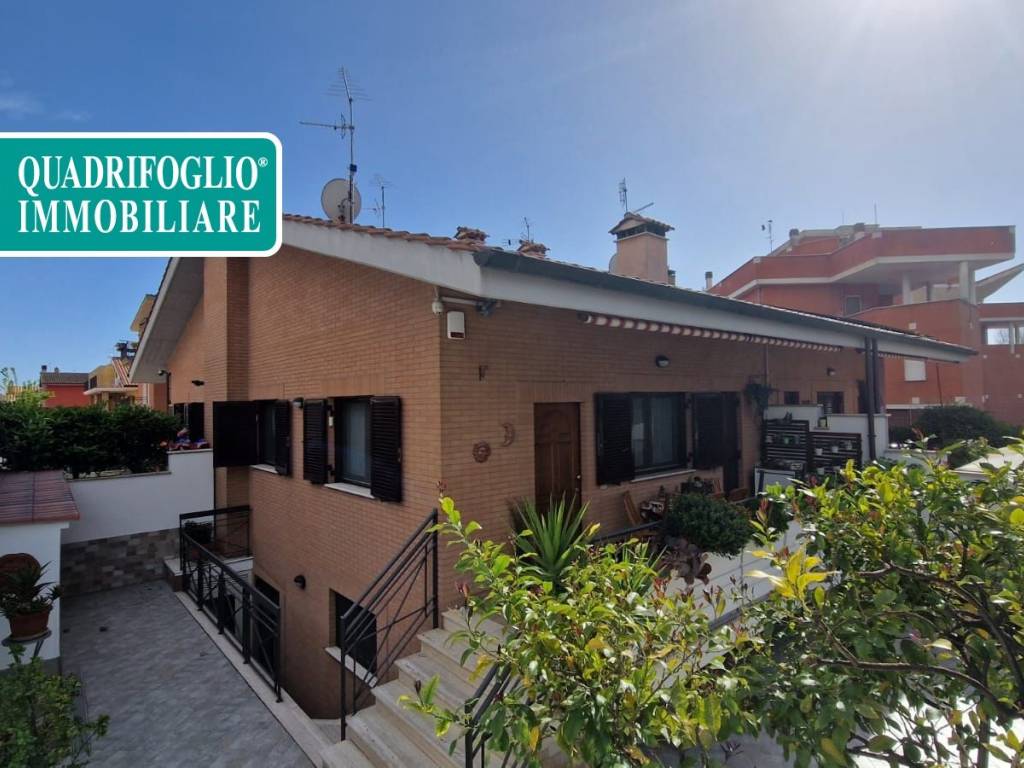 casa indipendente in vendita a Roma in zona Acilia