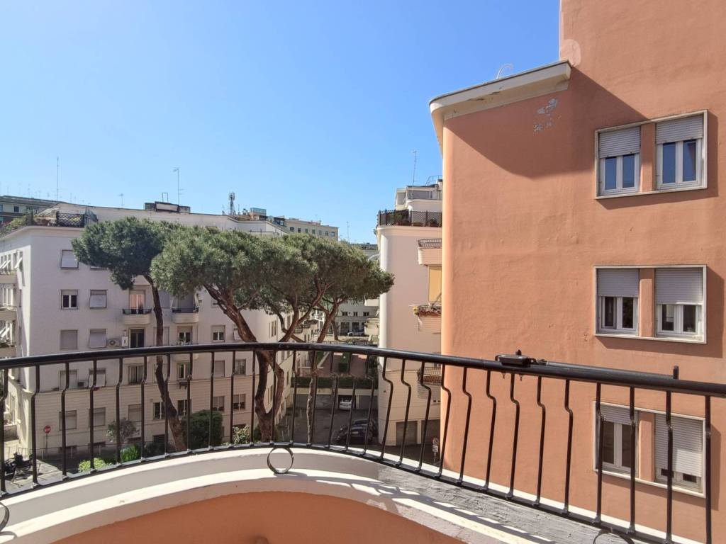 appartamento in vendita a Roma in zona Della Vittoria