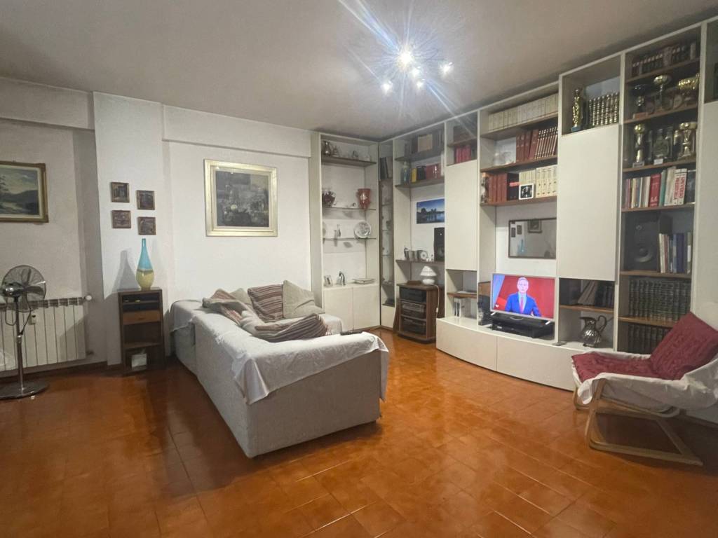 appartamento in vendita a Roma in zona Osteria del Curato