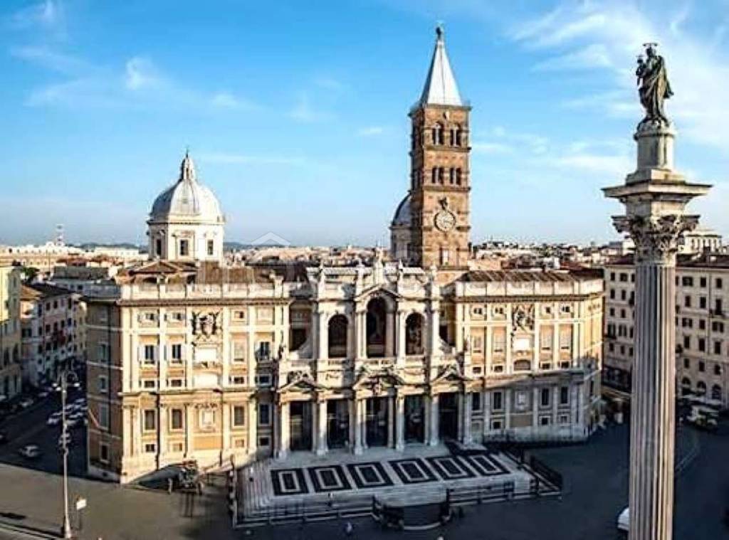 appartamento in vendita a Roma in zona Rione Monti/Campitelli