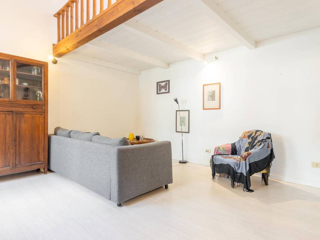 casa indipendente in vendita a Roma in zona Tuscolano