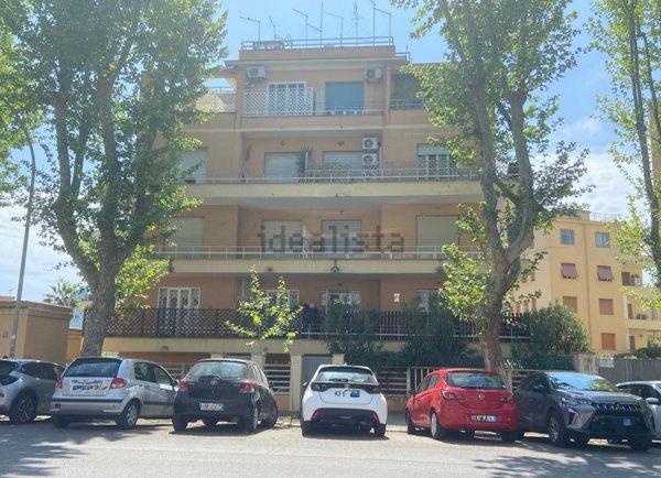 appartamento in vendita a Roma in zona Ostia