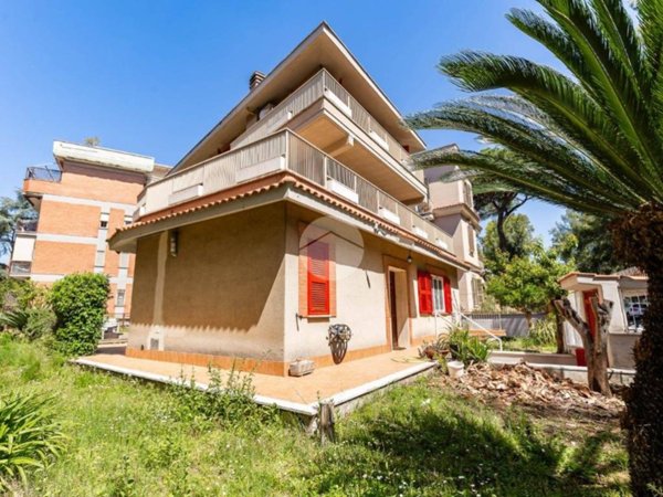 casa indipendente in vendita a Roma in zona Primavalle