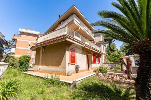 casa indipendente in vendita a Roma in zona Primavalle