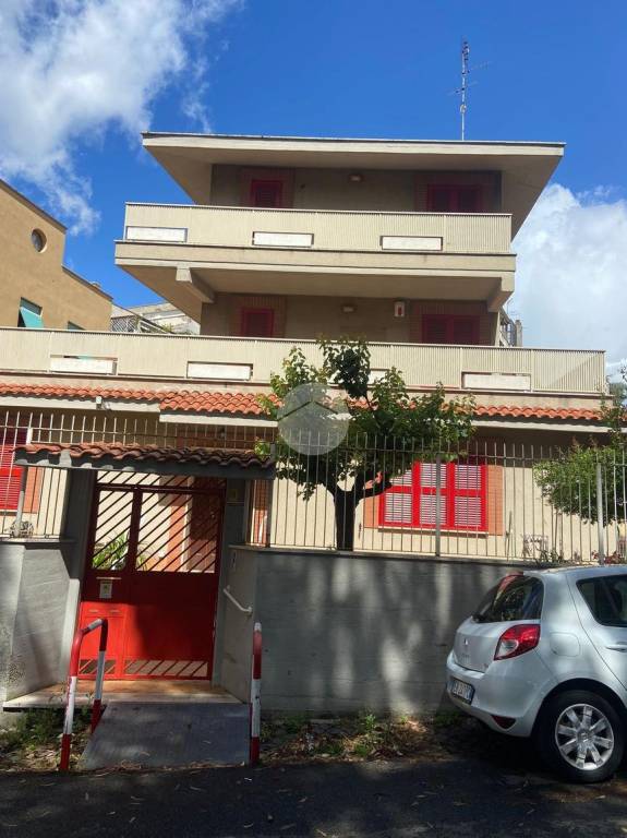 casa indipendente in vendita a Roma in zona Primavalle
