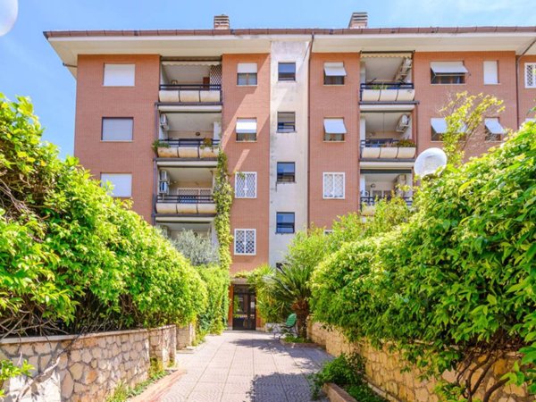appartamento in vendita a Roma in zona Casal Monastero