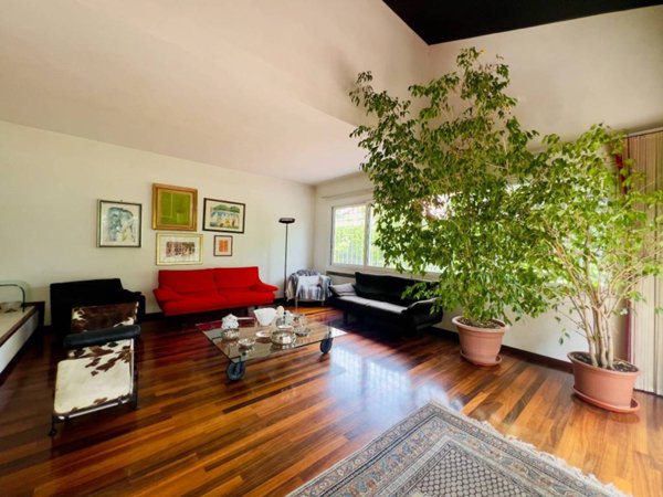 casa indipendente in vendita a Roma
