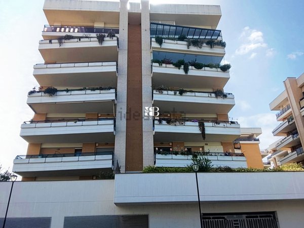 appartamento in vendita a Roma in zona Giuliano Dalmata
