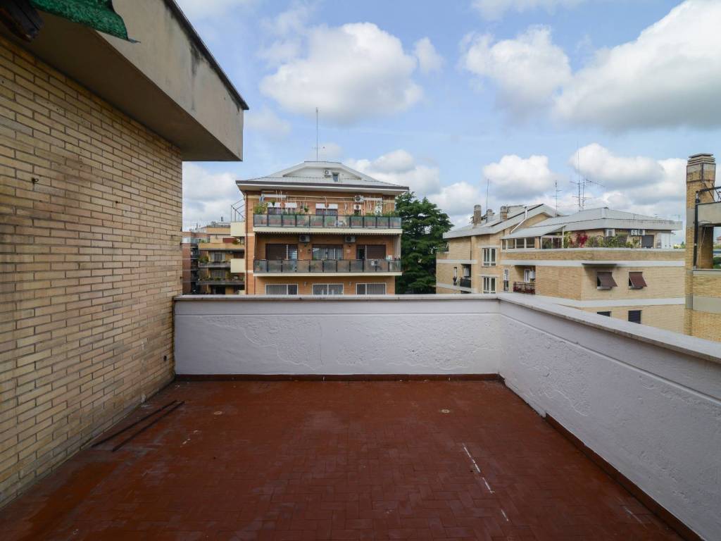 appartamento in vendita a Roma in zona Portuense