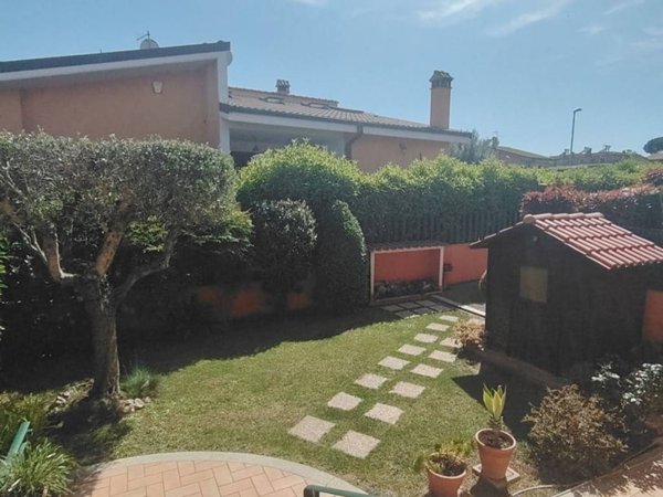 casa indipendente in vendita a Roma in zona Romanina