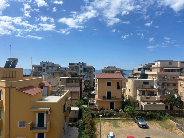 appartamento in vendita a Roma in zona Ostia