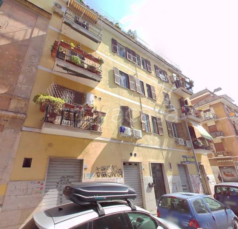 appartamento in vendita a Roma in zona Tuscolano