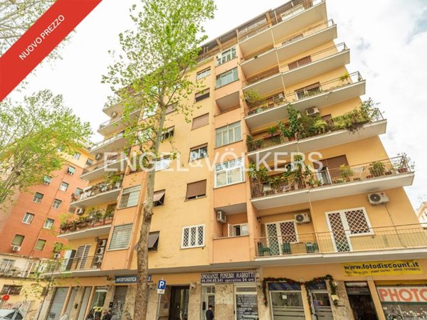 appartamento in vendita a Roma in zona Ostiense