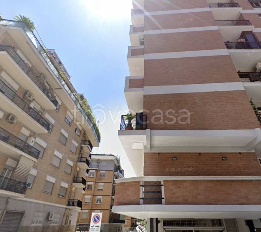 appartamento in vendita a Roma in zona Tuscolano