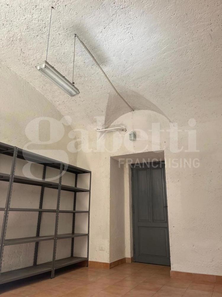 locale di sgombero in vendita a Roma in zona Trieste