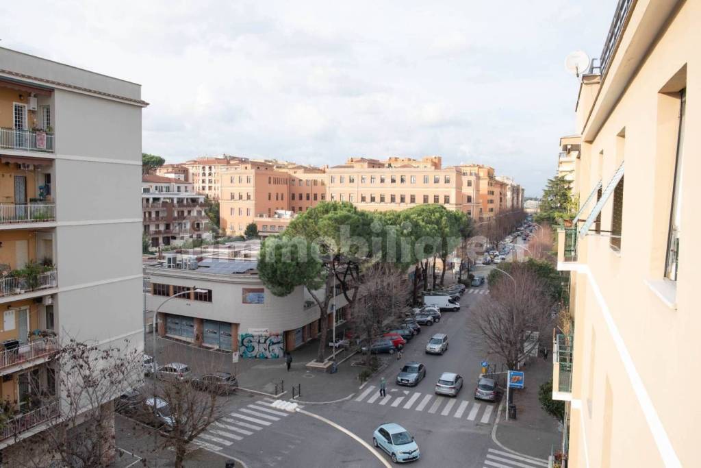 appartamento in vendita a Roma in zona Prenestino-Labicano