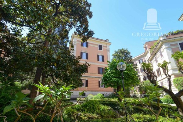 appartamento in vendita a Roma in zona Appio Latino