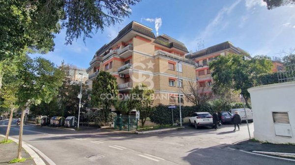 casa indipendente in vendita a Roma