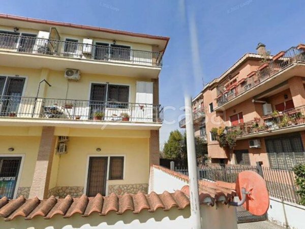 appartamento in vendita a Roma in zona Casal Morena