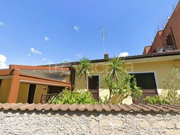 negozio in vendita a Roma in zona La Pisana