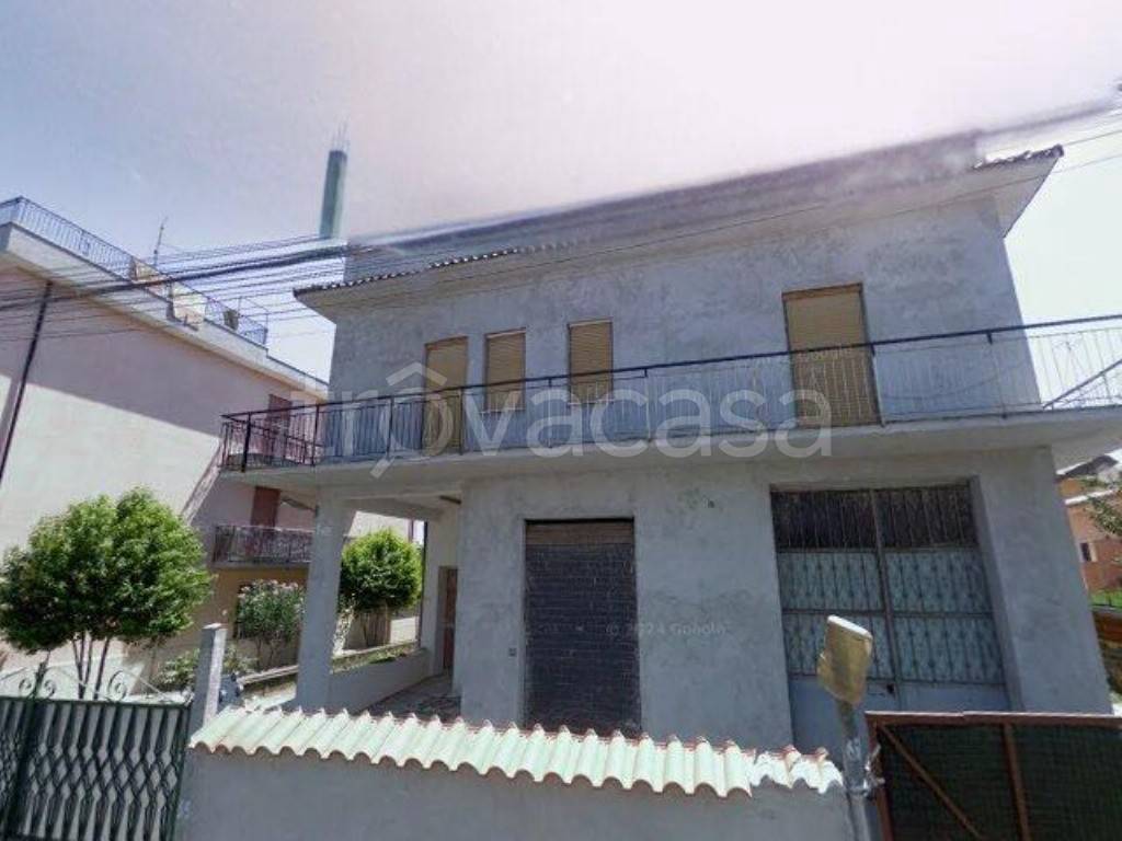 appartamento in vendita a Roma in zona Giardini di Corcolle