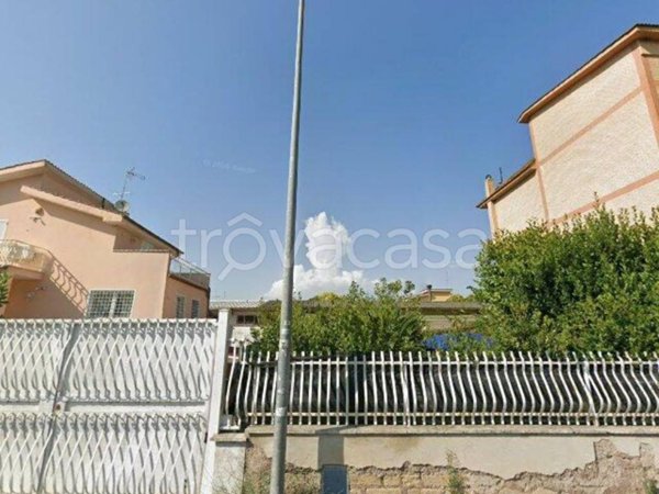 negozio in vendita a Roma in zona Pantan Monastero