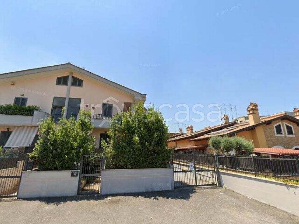 appartamento in vendita a Roma in zona Borghesiana