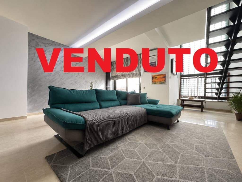 appartamento in vendita a Roma in zona Ardeatino